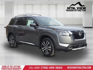 New 2025 Nissan Pathfinder Platinum image 1