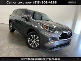 Used 2021 Toyota Highlander XLE image 1