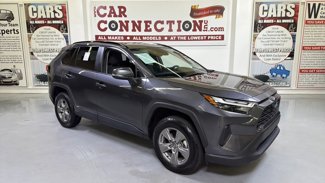 Used 2022 Toyota RAV4 XLE image 1