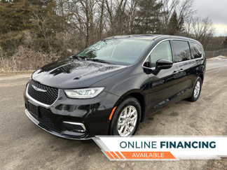 Used 2023 Chrysler Pacifica Touring-L image 1