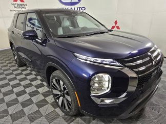 New 2025 Mitsubishi Outlander SE image 1