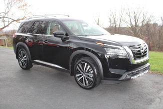Used 2023 Nissan Pathfinder Platinum w/ Cargo Package image 1