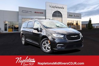 Used 2023 Chrysler Pacifica Limited image 1