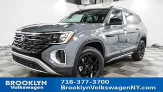 New 2025 Volkswagen Atlas Peak Edition SE image 1