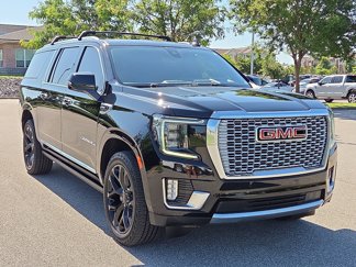 Used 2021 GMC Yukon XL Denali w/ Denali Premium Package image 1
