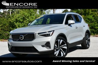 Used 2024 Volvo XC40 B5 Plus image 1
