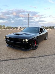 Used 2015 Dodge Challenger SRT Hellcat image 1