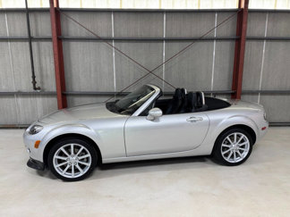 Used 2006 MAZDA MX-5 Miata Grand Touring w/ Premium Pkg image 1
