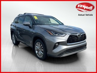 New 2025 Toyota Highlander Platinum image 1