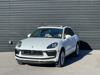 Certified 2025 Porsche Macan image 1
