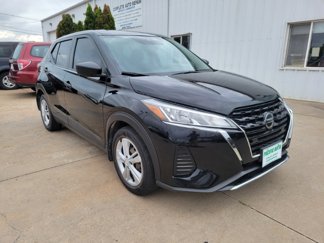 Used 2021 Nissan Kicks S image 1