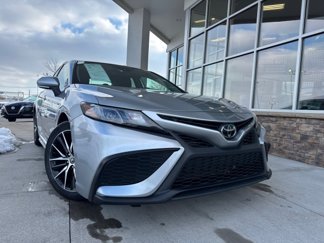 Used 2023 Toyota Camry SE image 1
