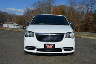 Used 2016 Chrysler Town & Country Touring-L image 1