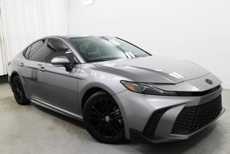 Used 2025 Toyota Camry SE image 1