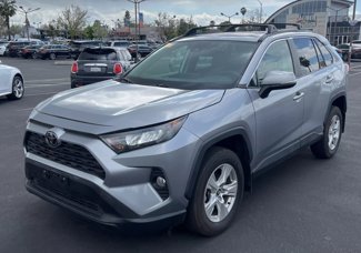 Used 2020 Toyota RAV4 XLE w/ Convenience Package image 1