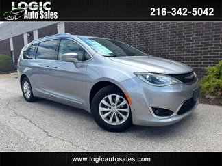 Used 2019 Chrysler Pacifica Touring-L image 1
