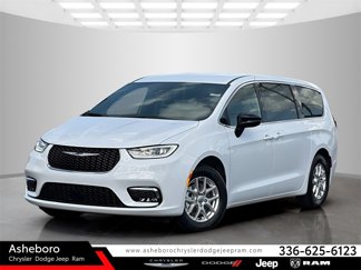 New 2025 Chrysler Pacifica Select image 1