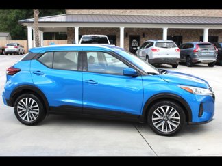 Used 2021 Nissan Kicks SV image 1