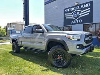 Used 2021 Toyota Tacoma TRD Off-Road image 1