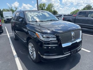 Used 2023 Lincoln Navigator Reserve image 1