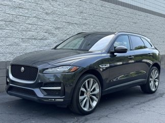 Used 2018 Jaguar F-PACE R-Sport image 1