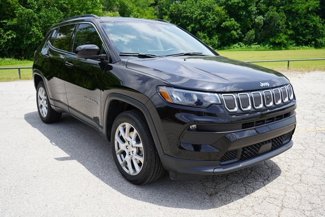 Used 2022 Jeep Compass Latitude image 1