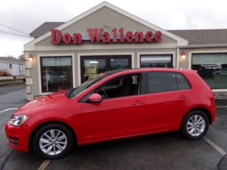 Used 2016 Volkswagen Golf S image 1