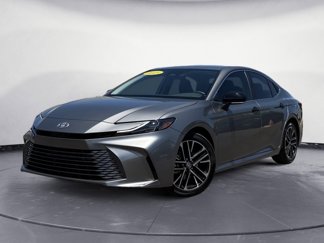 Used 2025 Toyota Camry XLE image 1