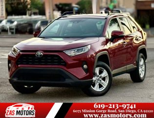 Used 2021 Toyota RAV4 XLE image 1