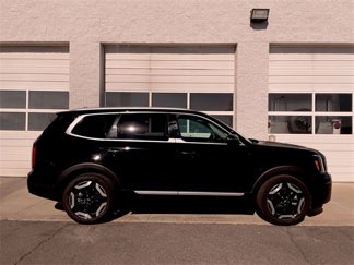 Used 2025 Kia Telluride S image 1