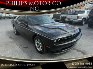 Used 2015 Dodge Challenger SXT image 1