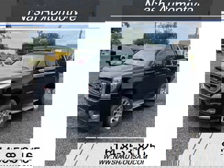 Used 2015 GMC Yukon SLT image 1