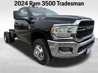 New 2024 RAM 3500 Tradesman w/ Chrome Appearance Group image 1