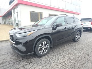 Used 2022 Toyota Highlander XLE image 1