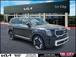 New 2025 Kia Telluride S image 1