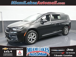 Used 2023 Chrysler Pacifica Limited image 1