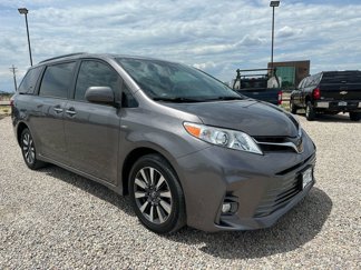 Used 2020 Toyota Sienna XLE image 1