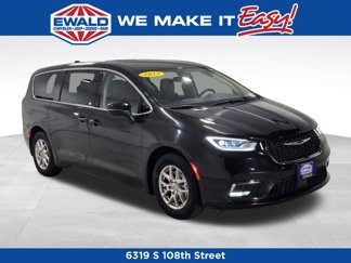 Certified 2023 Chrysler Pacifica Touring-L image 1