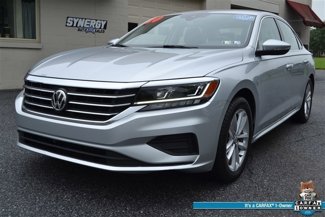 Used 2020 Volkswagen Passat 2.0T SE image 1