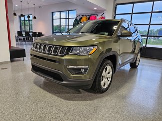 Used 2019 Jeep Compass Latitude image 1