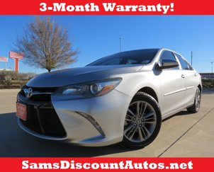 Used 2016 Toyota Camry SE image 1