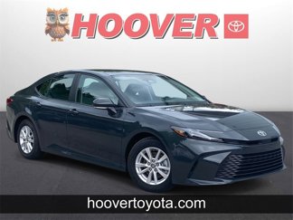 Used 2025 Toyota Camry LE image 1