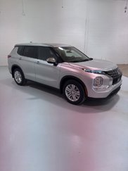 New 2025 Mitsubishi Outlander ES image 1