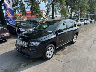 Used 2017 Jeep Compass Latitude image 1