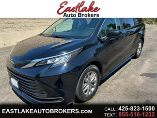 Used 2022 Toyota Sienna LE image 1