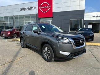 New 2025 Nissan Pathfinder SL image 1