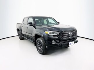 Used 2022 Toyota Tacoma Limited image 1