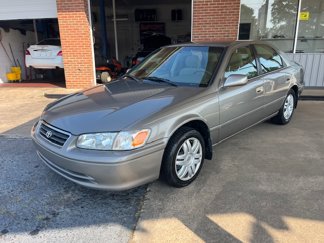 Used 2001 Toyota Camry LE image 1