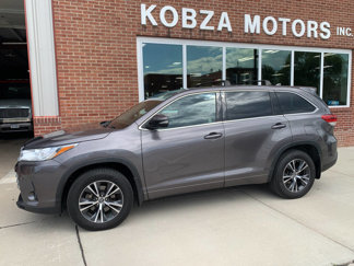 Used 2017 Toyota Highlander Plus image 1