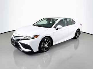 Used 2023 Toyota Camry SE image 1